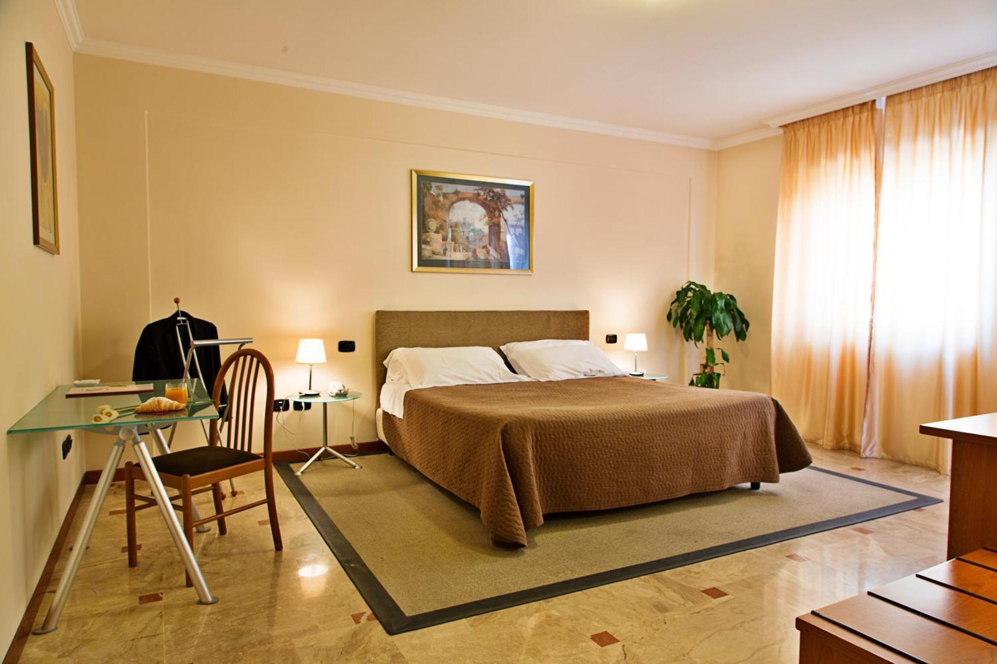 Hotel Palace 2000 Pomezia Room photo
