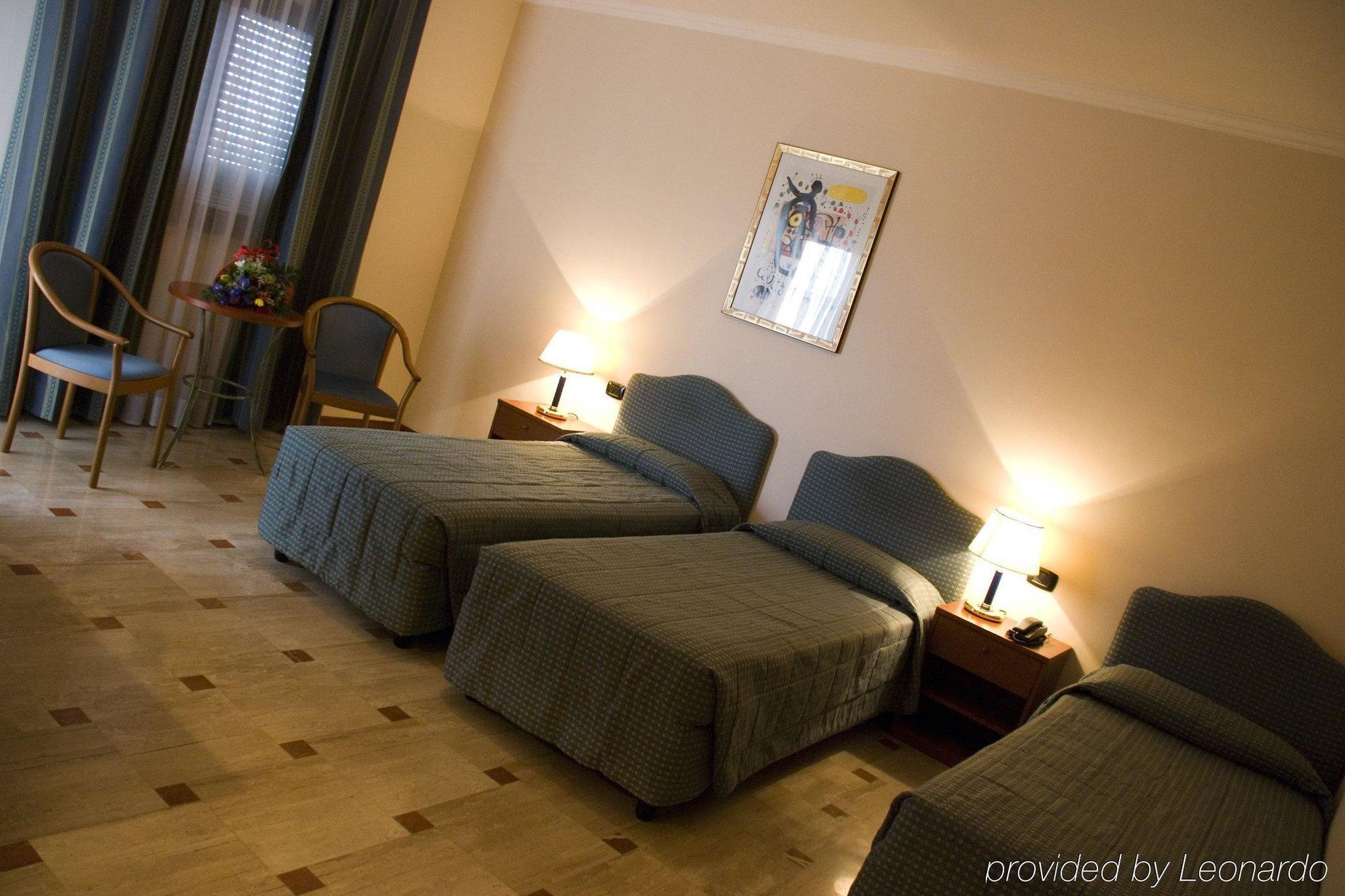 Hotel Palace 2000 Pomezia Room photo