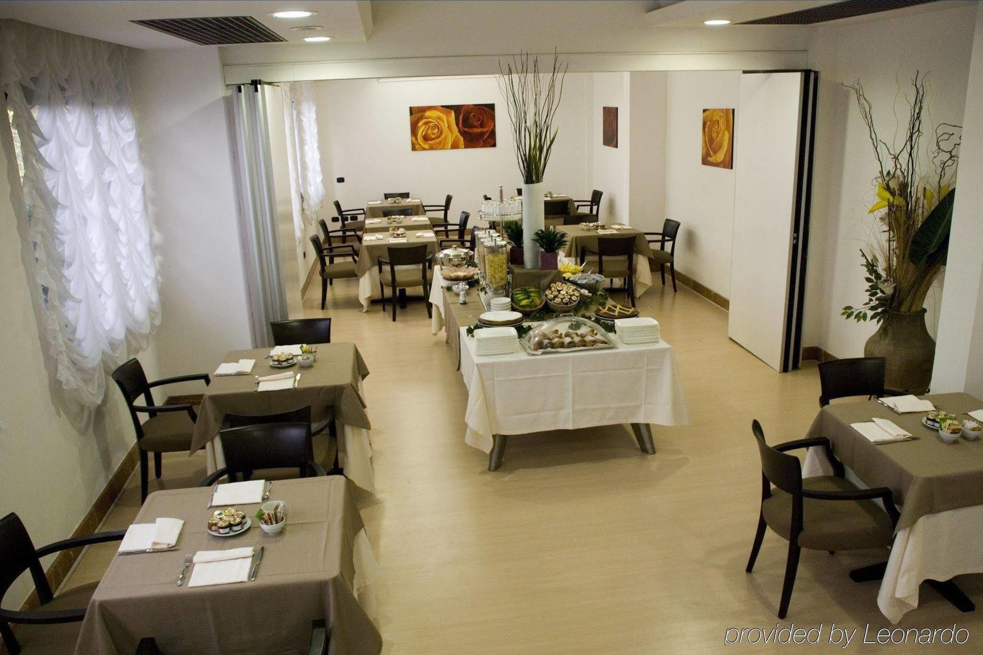 Hotel Palace 2000 Pomezia Restaurant photo